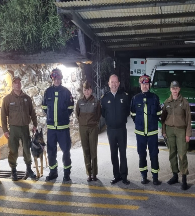 Academia Nacional de Bomberos capacita a Carabineros y sus binomios en Búsqueda y Rescate en escenarios de desastres