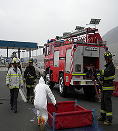 Bomberos se capacitan para emergencias relacionadas al transporte de Ácido Sulfúrico